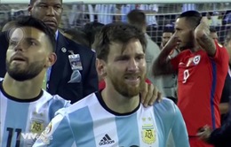 Messi khóc đau đớn ở lần thứ 3 thua trong trận chung kết
