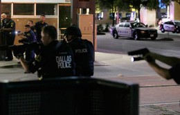 Hỗn loạn hiện trường vụ nổ súng làm 5 cảnh sát thiệt mạng ở Dallas