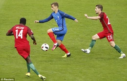 VIDEO EURO 2016: Griezmann đánh đầu tuyệt vời, thủ thành Patricio phản xạ cứu thua xuất thần