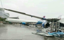 Trung Quốc: Máy bay bị thổi bay vì bão Meranti