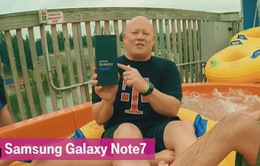 “Chất lừ” màn mở hộp Galaxy Note 7 trên... cầu trượt nước