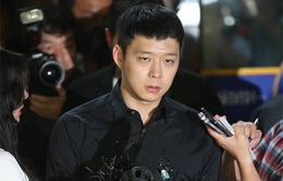 Park Yoochun lộ mặt tiều tụy, cần 2 luật sư bào chữa