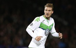 “Thánh” Bendtner trở lại Anh đối đầu… Arsenal
