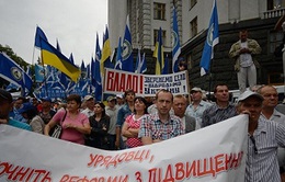 Ukraine: Phe đối lập đề nghị giải tán Quốc hội