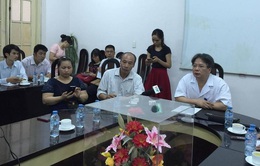 BV Việt Đức công khai xin lỗi gia đình bệnh nhân, đình chỉ ê-kíp mổ nhầm chân