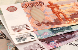 Đồng ruble của Nga tiếp tục mất giá mạnh