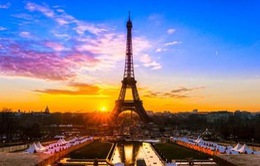 Du lịch Paris từng bước phục hồi sau vụ tấn công khủng bố