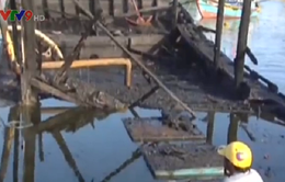 Quảng Ngãi: Nổ bình gas trên tàu cá, 2 người thương vong