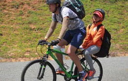 Cuộc đua kỳ thú 2016: Tay đua phá sức khi đạp xe trên cung đường dốc ở Côn Đảo