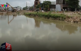 Nguy hiểm rình rập từ các hố nước tại dự án kênh Tham Lương