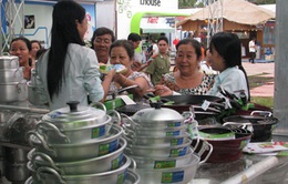 “Tảng băng chìm” từ... hội chợ hàng Việt