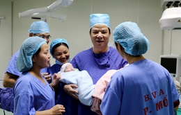 3 em bé đầu tiên ra đời nhờ thụ tinh ống nghiệm ở Thái Nguyên