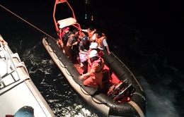 Kịp thời cấp cứu ngư dân bị nhồi máu cơ tim trên biển