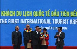 Hà Nội đón vị khách quốc tế đầu tiên năm 2016