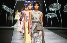Hút mắt trang phục dạ hội thiết kế 3D thời thượng của NTK Thái Lan