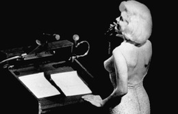 Đấu giá váy Marilyn Monroe diện trong sinh nhật Tổng thống Mỹ