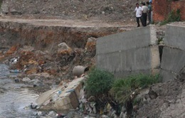 Đồng Nai: Khắc phục sự cố sạt lở bờ suối khiến nhà dân bị đổ sập