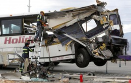 Tai nạn xe bus ở California (Mỹ), 44 người thương vong
