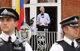 Nhà sáng lập WikiLeaks bị thẩm vấn tại ĐSQ Ecuador ở London