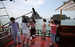 MC Thùy Dương cùng đạo diễn "Kong: Đảo đầu lâu" tới nơi đẹp nhất Việt Nam