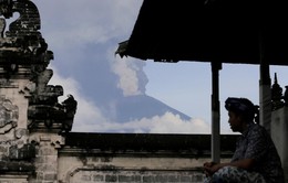 Du lịch Bali (Indonesia) tổn thất nghiêm trọng do núi lửa Agung phun trào