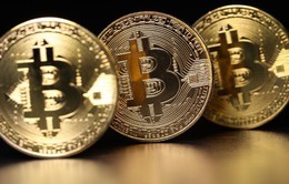 Bitcoin lao dốc mạnh sau khi chạm đỉnh 19.000 USD
