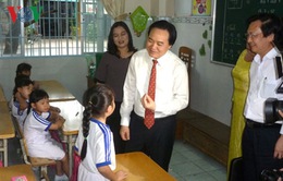 Bộ trưởng Phùng Xuân Nhạ làm việc về tình hình giáo dục, đào tạo tại Cần Thơ