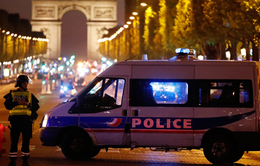 Pháp xác định danh tính kẻ bắn chết cảnh sát ở Paris