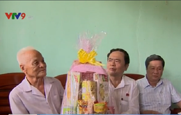 Chủ tịch Ủy ban Trung ương MTTQ Việt Nam thăm người cao tuổi