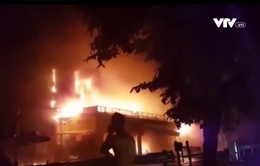 Hà Nội: Hiện trường siêu thị 2 tầng đổ sập do cháy trong đêm