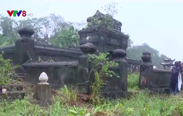 Thừa Thiên - Huế: Lại phát hiện khu lăng mộ Hoàng tộc bị xâm hại