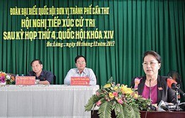 Chủ tịch Quốc hội tiếp xúc cử tri quận Cái Răng và quận Ninh Kiều của TP Cần Thơ