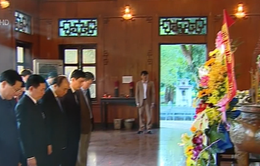 Thủ tướng dâng hương tại Khu di tích Kim Liên