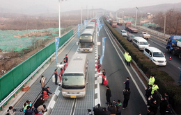 Trung Quốc thử nghiệm đường cao tốc năng lượng mặt trời đầu tiên