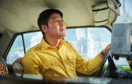 A Taxi Driver hút khách chẳng kém Battleship Island của Song Joong Ki
