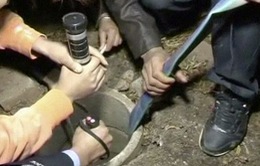 Trung Quốc: Giải cứu em bé rơi xuống giếng sâu