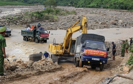 Giao thông vượt khó sau lũ ở Mường La, Sơn La