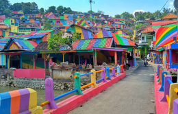 Ngôi làng màu mè ấn tượng trở thành điểm "sống ảo" mới ở Indonesia