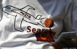 Thân nhân hành khách vụ MH370 yêu cầu tiếp tục chiến dịch tìm kiếm
