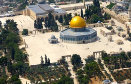 Người Hồi giáo trở lại cầu nguyện ở đền Al-Aqsa sau 2 tuần “tẩy chay”