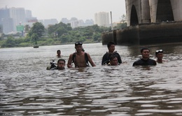 Tiếp tục tìm kiếm bé trai mất tích ở sông Sài Gòn