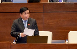 Bộ trưởng Bộ Kế hoạch và Đầu tư Nguyễn Chí Dũng trả lời chất vấn trước Quốc hội