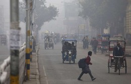Ô nhiễm khói mù tăng cường, giao thông tại Ấn Độ bị ảnh hưởng nghiêm trọng
