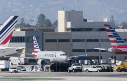 Mỹ: Máy bay chở khách va chạm với xe tải ở sân bay