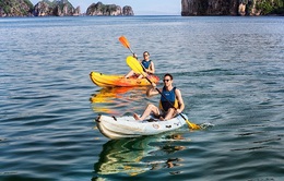 Dừng hoạt động chèo kayak trên vịnh Hạ Long từ ngày 1/4/2017