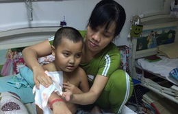 Cô giáo mầm non ngã quỵ trước cảnh con trai mắc bệnh ung thư máu