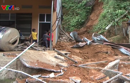 Sạt lở đất ở Lào Cai, 2 người bị thương