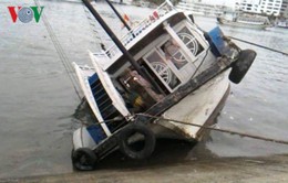 Tàu du lịch bị đắm tại âu cảng quốc tế Tuần Châu