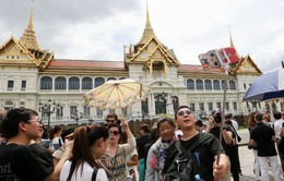 Thái Lan tạm giữ hơn 100 hướng dẫn viên du lịch nước ngoài