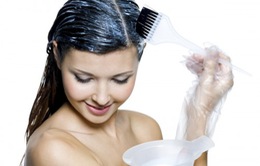 Sử dụng thuốc nhuộm tóc có thể gây ra dị ứng nếu bạn không biết chính xác thành phần của sản phẩm. Hãy xem hình ảnh liên quan để tìm hiểu về các chất gây dị ứng phổ biến và cách tránh các phản ứng không mong muốn.